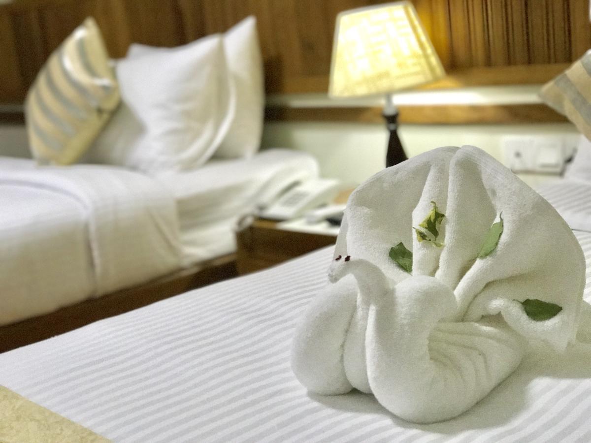 יאנגון Ten Mile Hotel מראה חיצוני תמונה