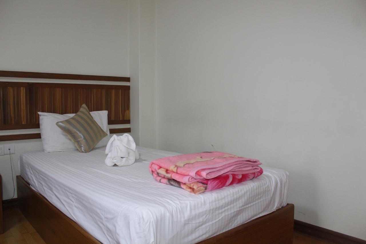 יאנגון Ten Mile Hotel מראה חיצוני תמונה